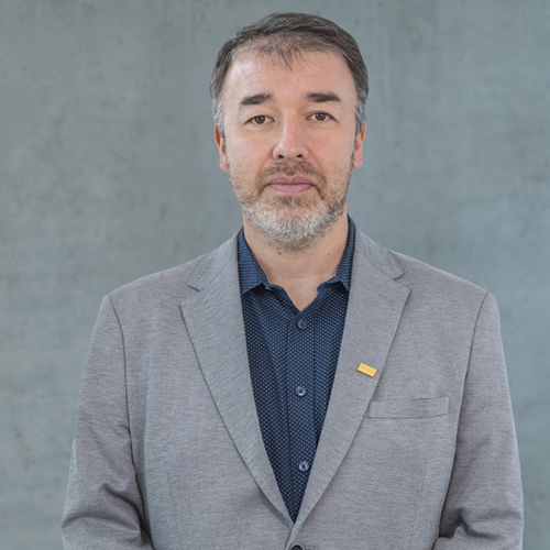 card-academics-image