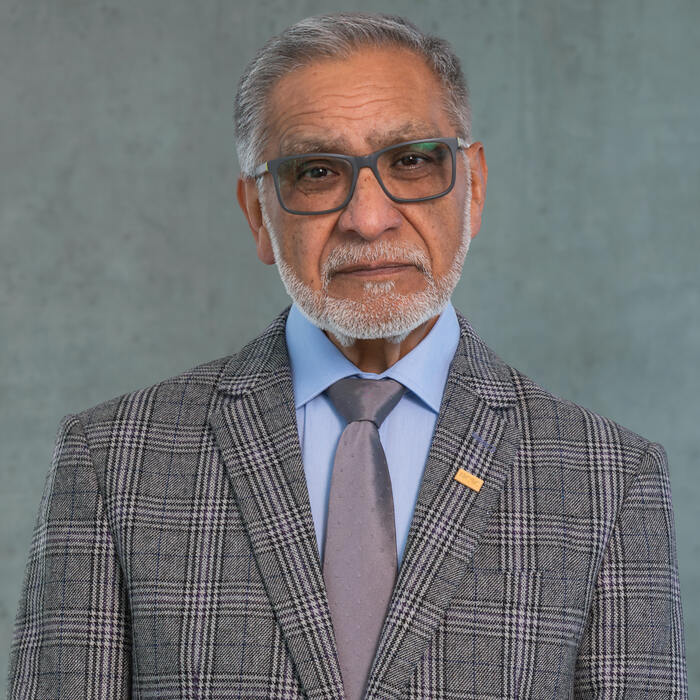 card-academics-image